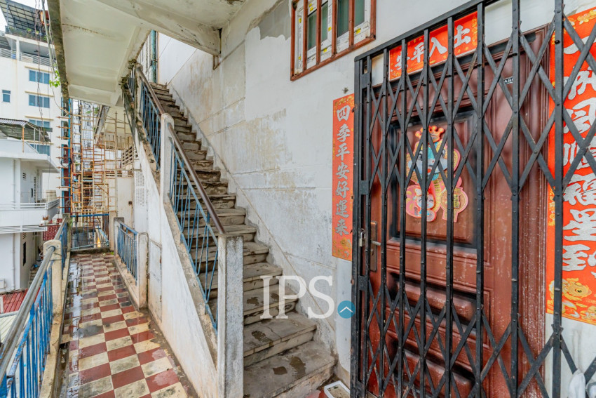 Renovated 2 Bedroom Apartment For Rent - Beoung Raing, Phnom Penh