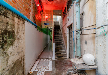 Renovated 2 Bedroom Apartment For Rent - Beoung Raing, Phnom Penh thumbnail