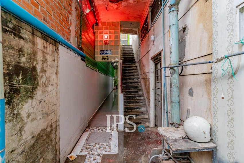 Renovated 2 Bedroom Apartment For Rent - Beoung Raing, Phnom Penh