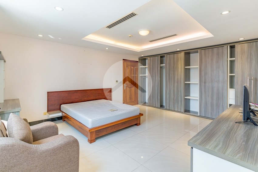 2 Bedroom Penthouse Serviced Apartment for Rent - BKK1, Phnom Penh