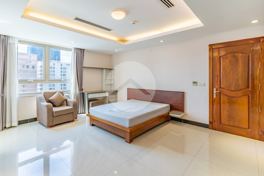 2 Bedroom Penthouse Serviced Apartment for Rent - BKK1, Phnom Penh