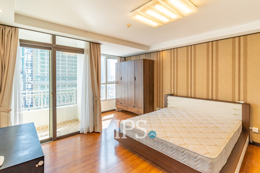 3 Bedroom Condo For Rent - De Castle, BKK1, Phnom Penh