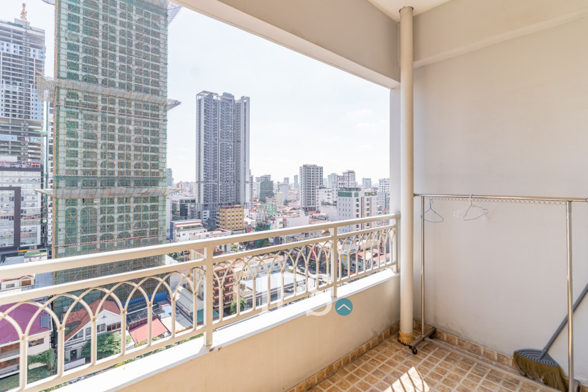 3 Bedroom Condo For Rent - De Castle, BKK1, Phnom Penh