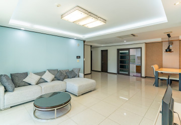 3 Bedroom Condo For Rent - De Castle, BKK1, Phnom Penh thumbnail