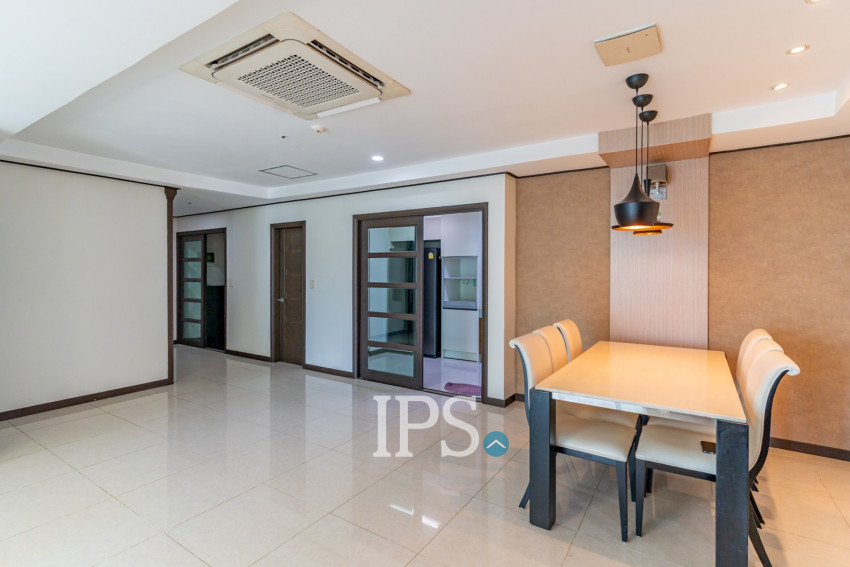 3 Bedroom Condo For Rent - De Castle, BKK1, Phnom Penh