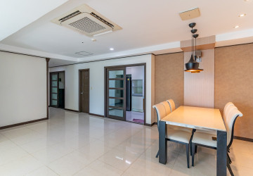 3 Bedroom Condo For Rent - De Castle, BKK1, Phnom Penh thumbnail