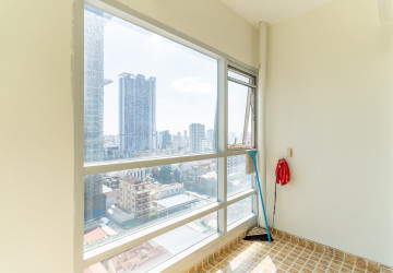 3 Bedroom Condo For Rent - De Castle, BKK1, Phnom Penh thumbnail