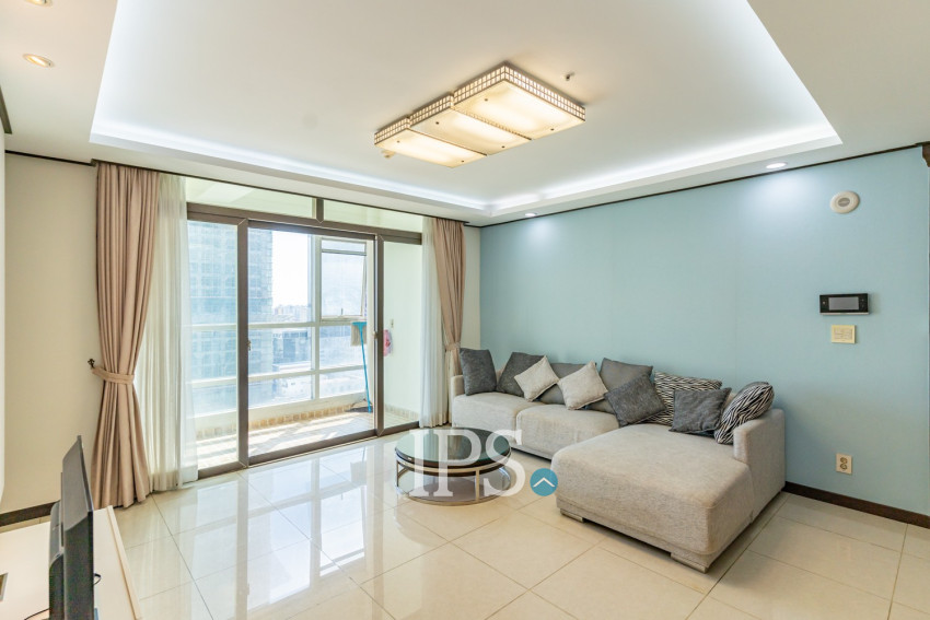 3 Bedroom Condo For Rent - De Castle, BKK1, Phnom Penh