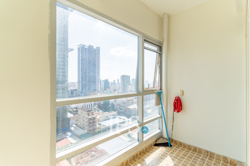 3 Bedroom Condo For Rent - De Castle, BKK1, Phnom Penh