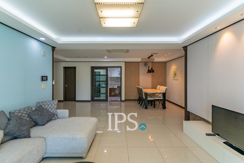 3 Bedroom Condo For Rent - De Castle, BKK1, Phnom Penh