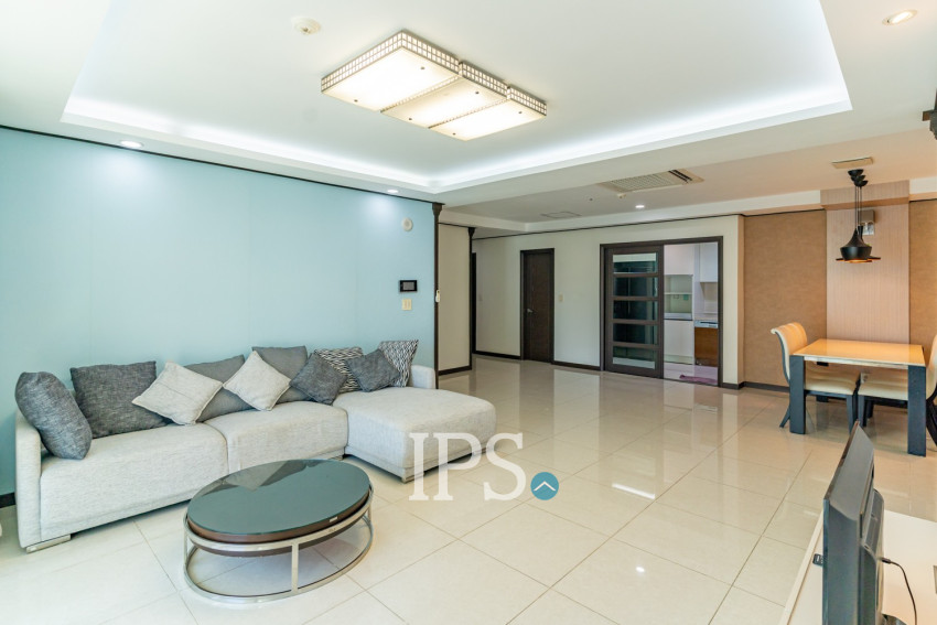 3 Bedroom Condo For Rent - De Castle, BKK1, Phnom Penh