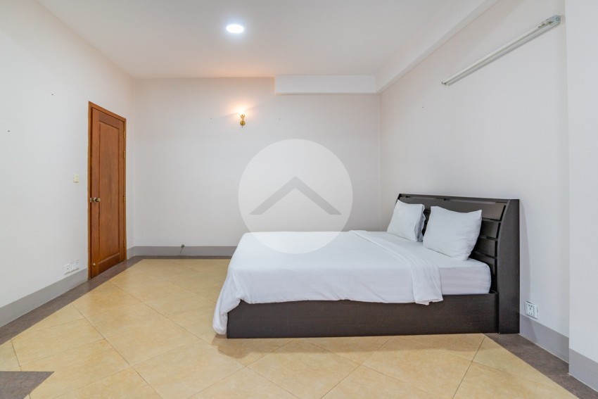 3 Bedroom Apartment For Rent - BKK2, Phnom Penh