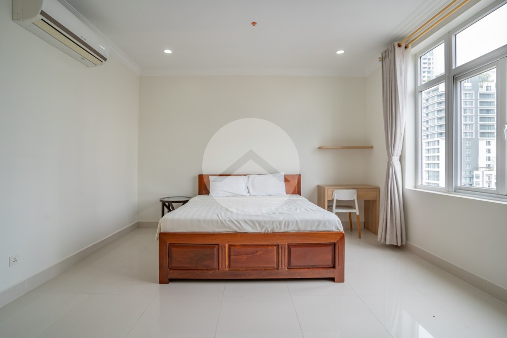 2 Bedroom Serviced Apartment For Rent - BKK1, Phnom Penh - Image 8