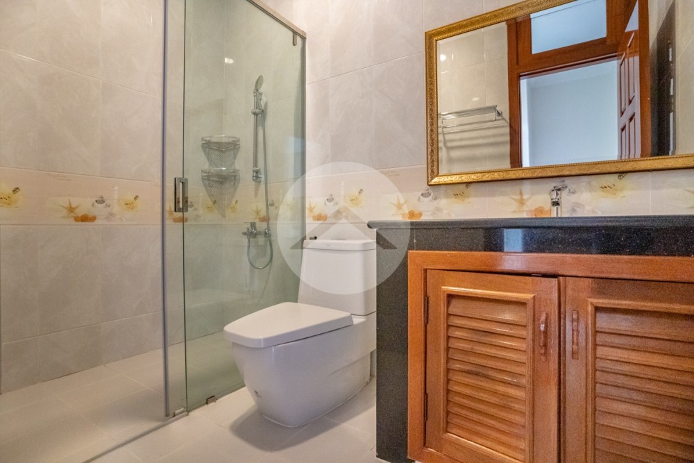 2 Bedroom Serviced Apartment For Rent - BKK1, Phnom Penh - Image 15