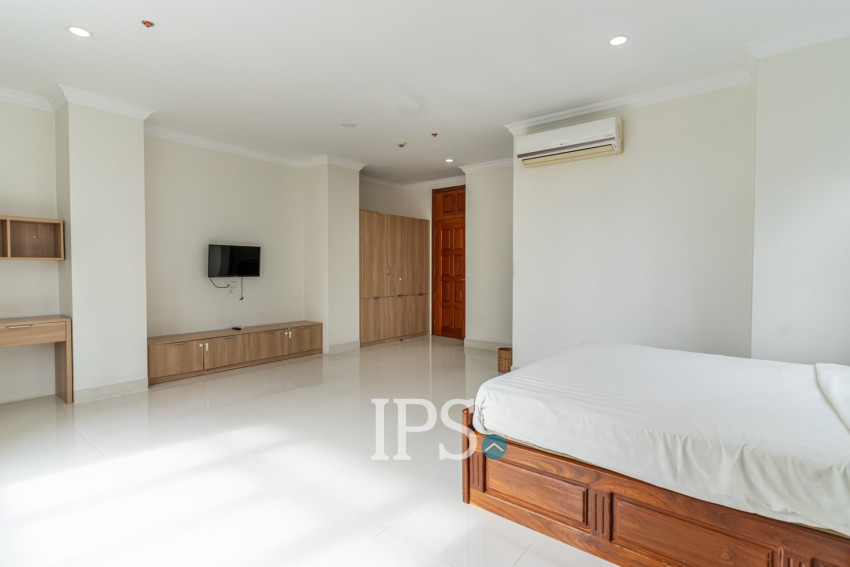 3 Bedroom Serviced Apartment For Rent - BKK1, Phnom Penh