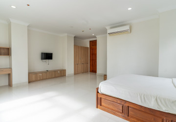 3 Bedroom Serviced Apartment For Rent - BKK1, Phnom Penh thumbnail