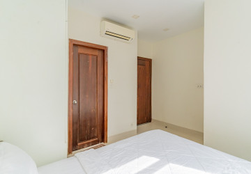 2 Bedroom Serviced Apartment For Rent - Tonle Bassac, Phnom Penh thumbnail