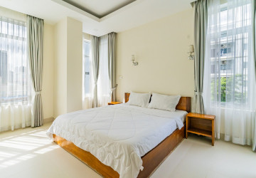 2 Bedroom Serviced Apartment For Rent - Tonle Bassac, Phnom Penh thumbnail