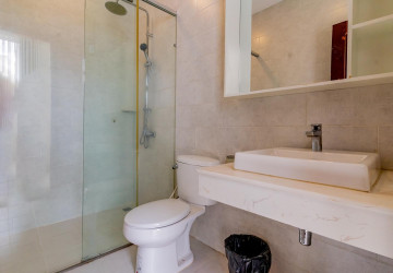 2 Bedroom Serviced Apartment For Rent - Tonle Bassac, Phnom Penh thumbnail