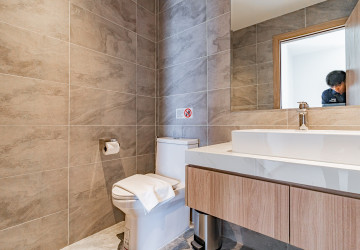 1 Bedroom Serviced Apartment For Rent - BKK1, Phnom Penh thumbnail