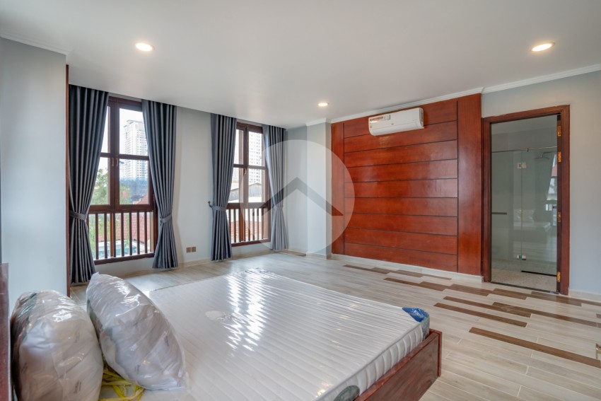 3 Bedroom Serviced Apartment For Rent - BKK1, Phnom Penh