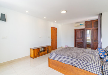 2 Bedroom Serviced Apartment For Rent - Toul Tum Poung 1, Phnom Penh thumbnail