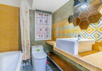 Duplex 2 Bedroom Serviced Apartment For Rent - BKK3, Phnom Penh thumbnail