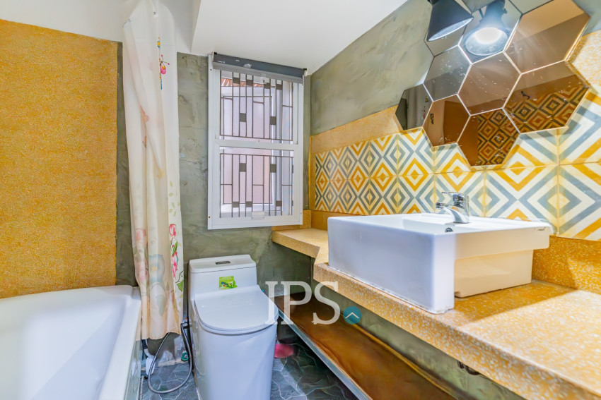 Duplex 2 Bedroom Serviced Apartment For Rent - BKK3, Phnom Penh