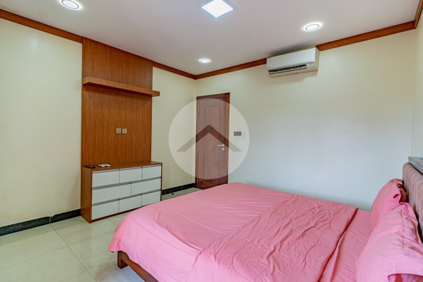 2 Bedroom Serviced Apartment For Rent - Tek Laak 1, Phnom Penh