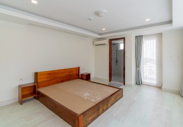3 Bedroom Duplex Penthouse For Rent - Tonle Bassac, Phnom Penh thumbnail