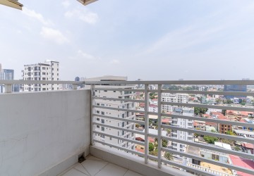 3 Bedroom Duplex Penthouse For Rent - Tonle Bassac, Phnom Penh thumbnail