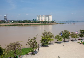 1 Bedroom Renovated Apartment For Rent - Phsar Kandal 1, Phnom Penh thumbnail