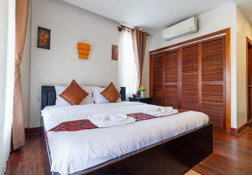 9 Bedroom Guesthouse For Rent - Svay Dungkum, Siem Reap thumbnail