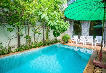 9 Bedroom Guesthouse For Rent - Svay Dungkum, Siem Reap thumbnail