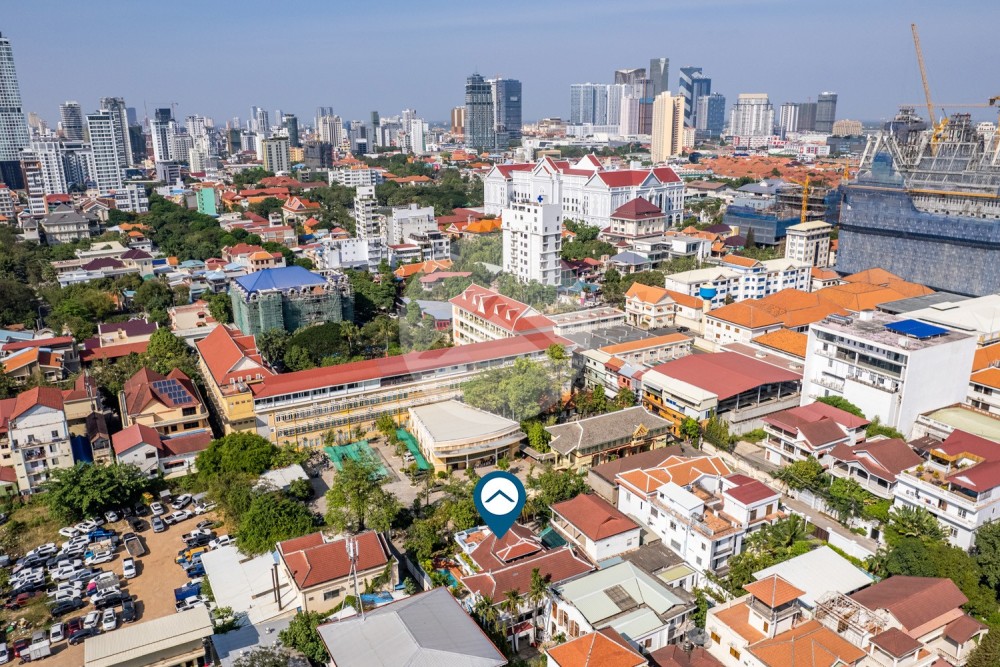 6 Bedroom Colonial  Villa For Sale - Tonle Bassac, Phnom Penh - Image 23