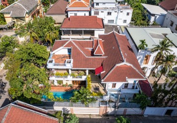 6 Bedrooms Colonial  Villa For Sale - Tonle Bassac- Phnom Penh thumbnail