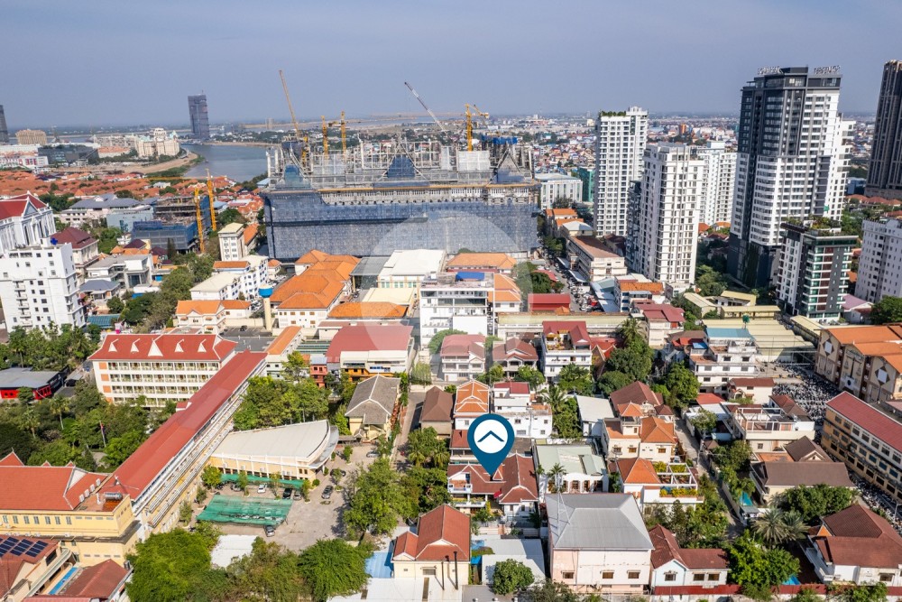 6 Bedroom Colonial  Villa For Sale - Tonle Bassac, Phnom Penh - Image 22