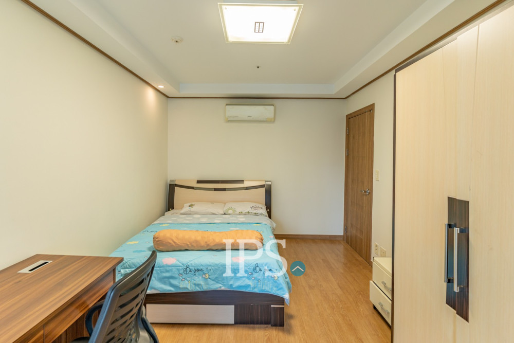 12nd Floor 2 Bedroom Condo For Sale - DeCastle Royal, BKK1, Phnom Penh - Image 15