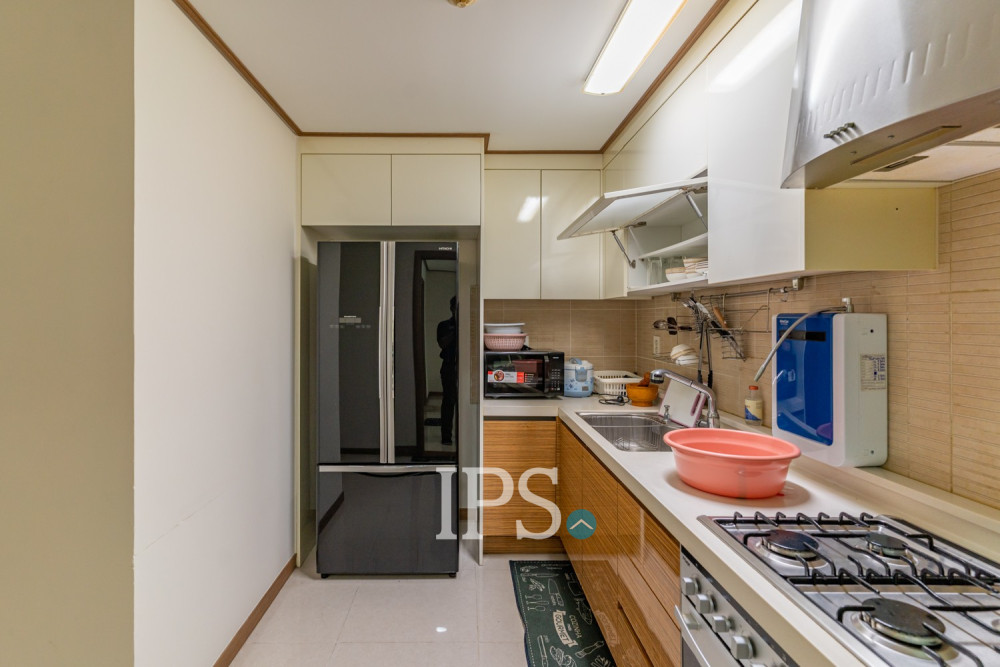 12nd Floor 2 Bedroom Condo For Sale - DeCastle Royal, BKK1, Phnom Penh - Image 9