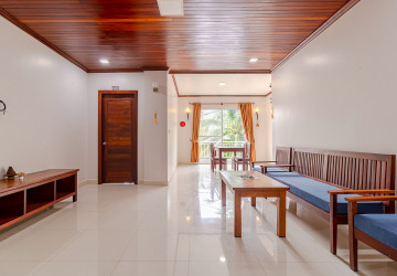 3 Bedroom Apartment For Rent - Slor Kram, Siem Reap thumbnail