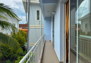 3 Bedroom Apartment For Rent - Slor Kram, Siem Reap thumbnail