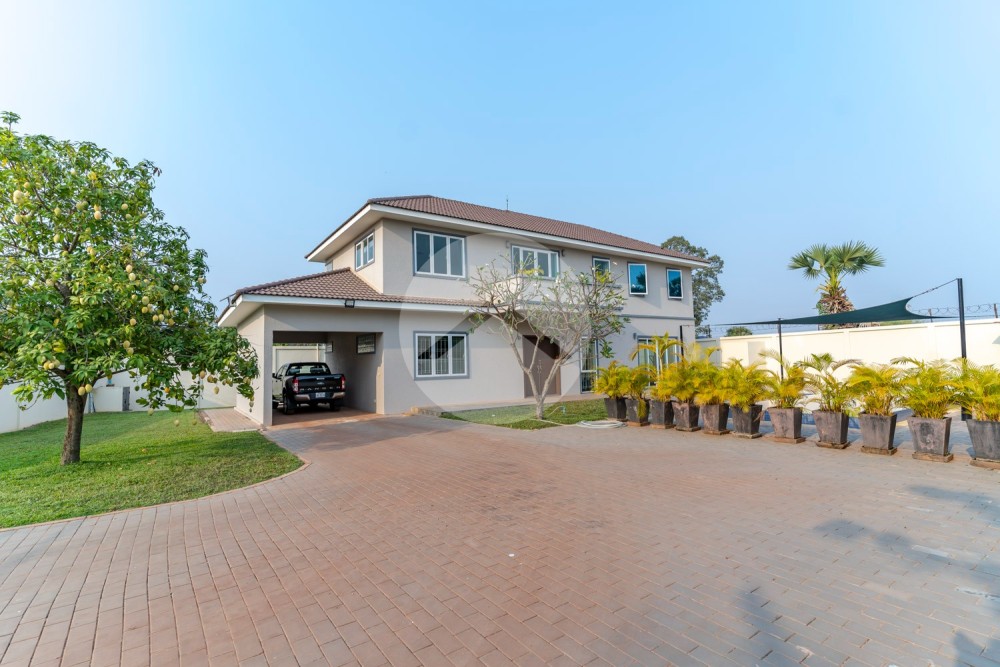 3 Bedroom Modern Villa For Sale - Sangkat Siem Reap, Siem Reap - Image 3