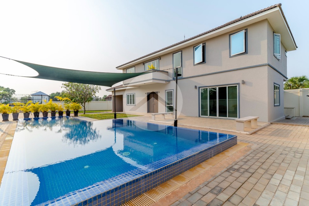 3 Bedroom Modern Villa For Sale - Sangkat Siem Reap, Siem Reap