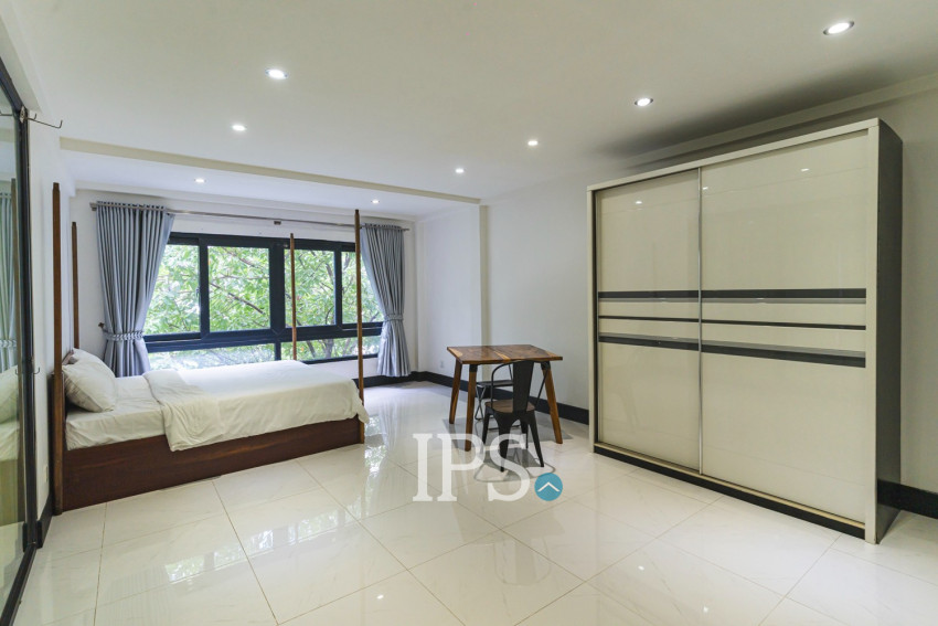 3 Bedroom Duplex Apartment for Rent - Wat Phnom, Phnom Penh