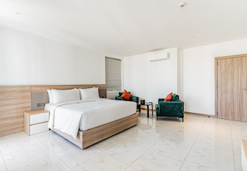 4 Bedroom Serviced Apartment For Rent - BKK1, Phnom Penh thumbnail