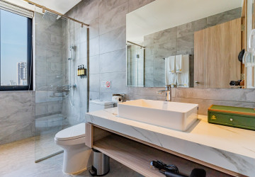 4 Bedroom Serviced Apartment For Rent - BKK1, Phnom Penh thumbnail