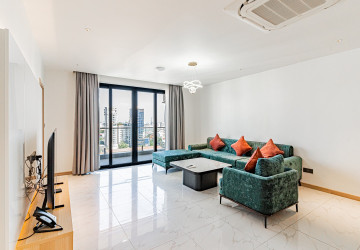 4 Bedroom Serviced Apartment For Rent - BKK1, Phnom Penh thumbnail