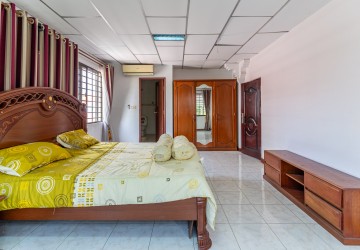 1 Bedroom Apartment For Rent - Beoung Raing, Phnom Penh thumbnail