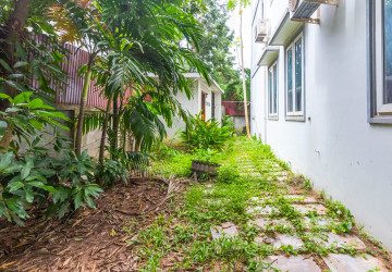 3 Bedroom Villa For Rent - Sala Kamreuk, Siem Reap thumbnail