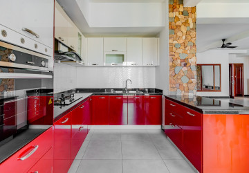 2 Bedroom Serviced Apartment For Rent - Tonle Bassac, Phnom Penh thumbnail